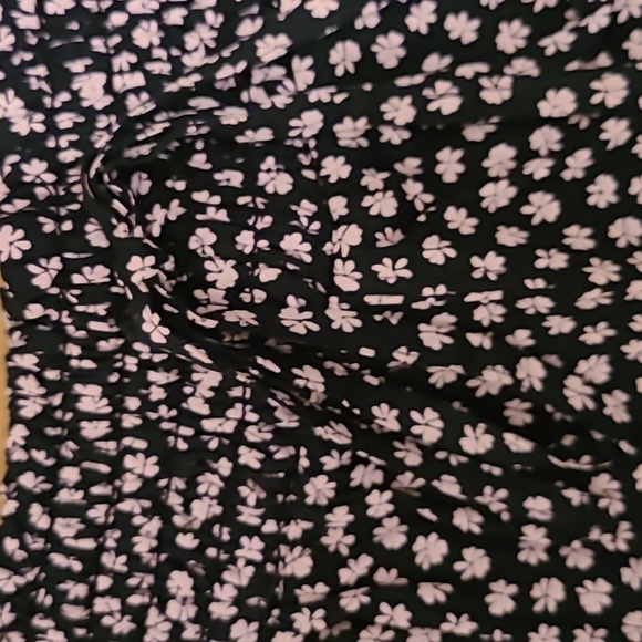 SO BRAND WOMENS JUNIOR SIZE BLACK FLORAL SOFT SHORTS HIGH RISE SIZE MEDIUM - Picture 4 of 13